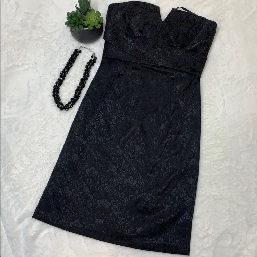WHITE BLACK MIDI DRESS